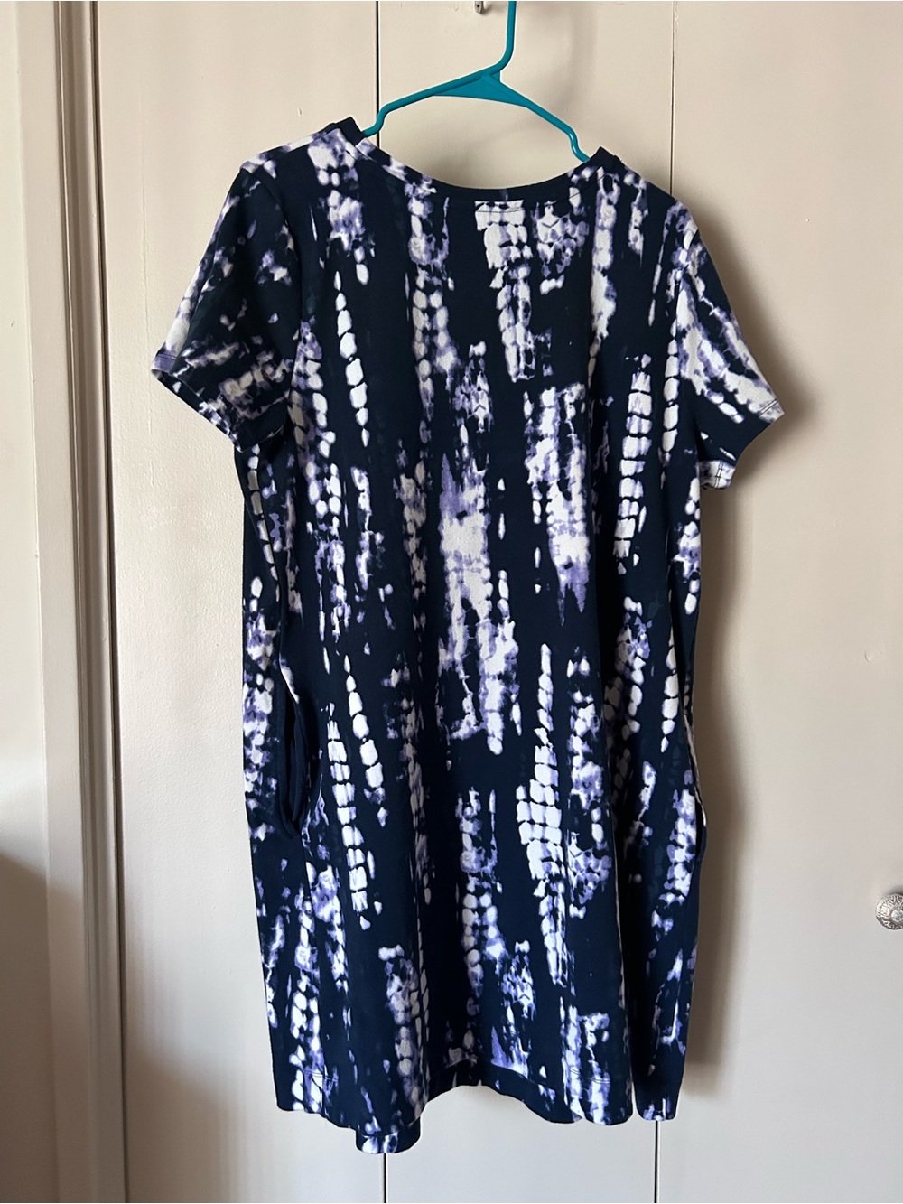 Ellen Tracy Navy & White Tie-Dye Short Sleeve T-Shirt Dress w/Pockets - Picture 3 of 3